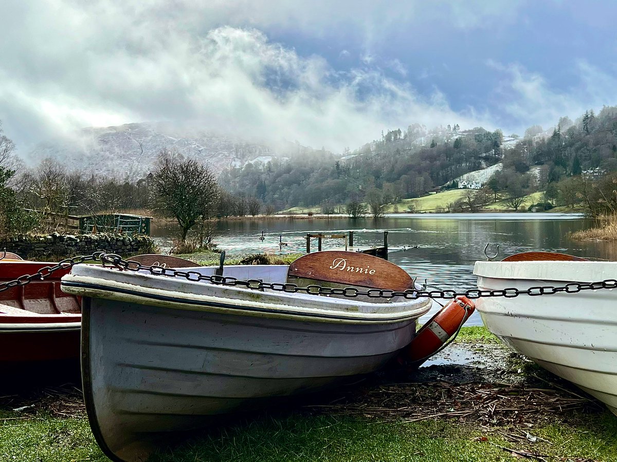 faerymere's tweet photo. #Tuesday morning and it’s #snowing.
#Grasmere #LakeDistrict #Dimairt
#Sneachda #LoveUKWeather
@StormHour @ThePhotoHour @SnowHour https://t.co/qu9HozI0fI