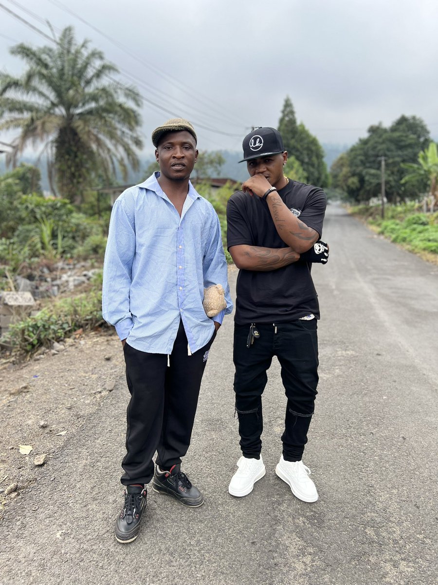 24stunaa's tweet photo. Working something big with Grandlawrenzo fam🔥 https://t.co/nFZXK1O3G2