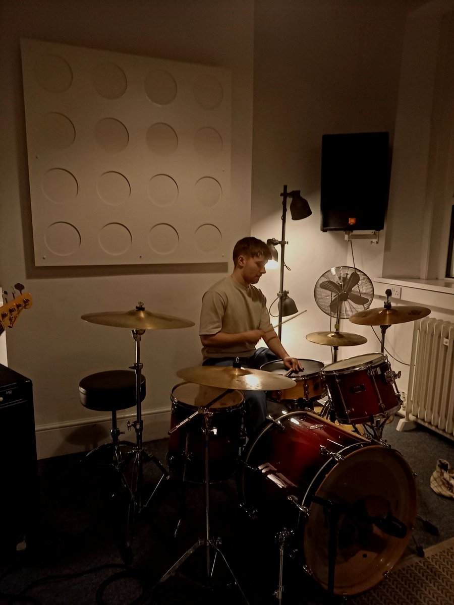 Pretty Criminal tweet media