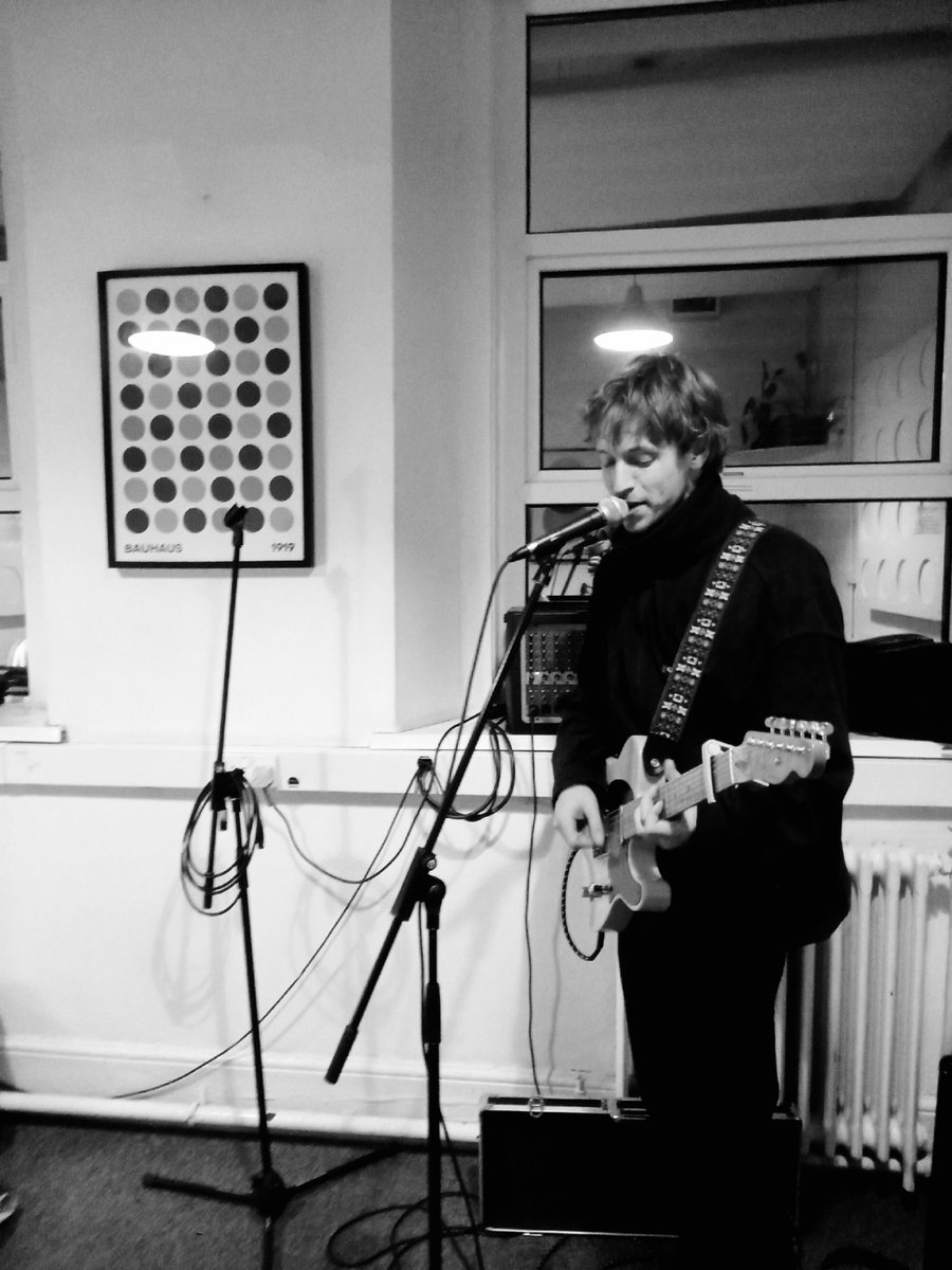 Pretty Criminal tweet media