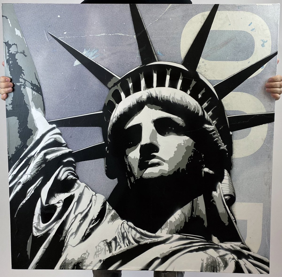 HenarchGallery's tweet photo. “LIBERTY BLUE BILLBOARD”(2015)

Spray Paint on Canvas

36” x 36”  

@richsimmonsart

For more information on Rich Simmons work, drop us a DM or email and one of our Senior Advisors will be in touch

#artgallery #londonart  #artwork #henarchgalleries #artadvisory #artinvestment https://t.co/eRrhwz65KC