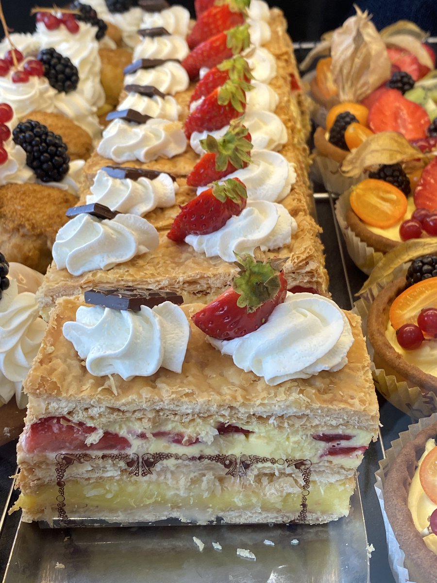 lifefrance's tweet photo. Daily #photooftheday from #France. Cake. French cake. Would you share one?!
#thegoodlifefrance https://t.co/ec21kVRQGu