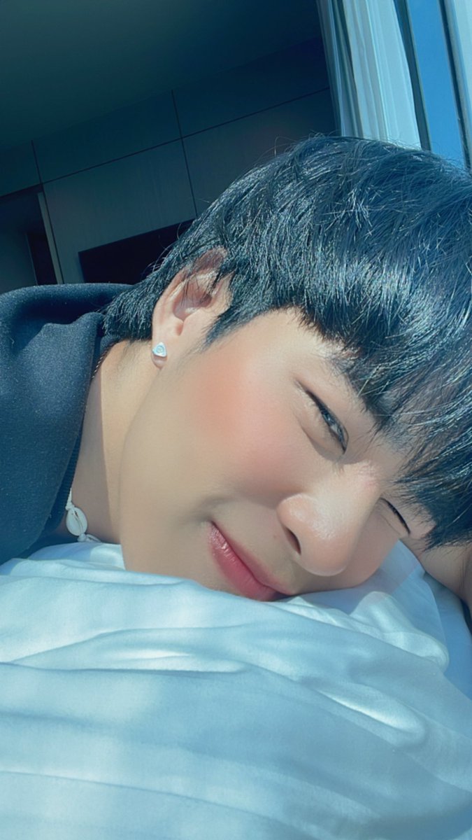 Thanida5209's tweet photo. พี่ชอบรูปภาพเซตนี้มากค่ะน้องอาร์ตน่ารักสดใสสวยมากค่ะแก้มแดงน่ารักมากค่ะน้องอาร์ต
#ArtPakpoom https://t.co/IKsotslOnK