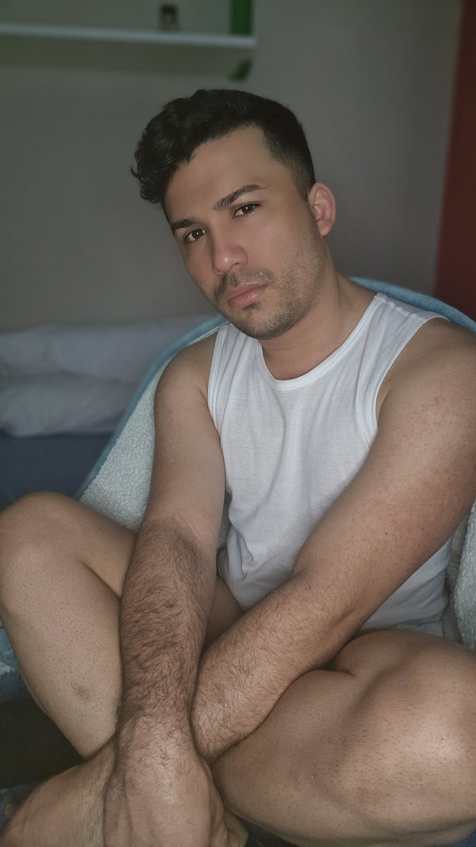 Edynsn2's tweet photo. Alguien me hace compañia? 
#soloencasa #topmen #gaybilbao https://t.co/XkXcwHVoN6