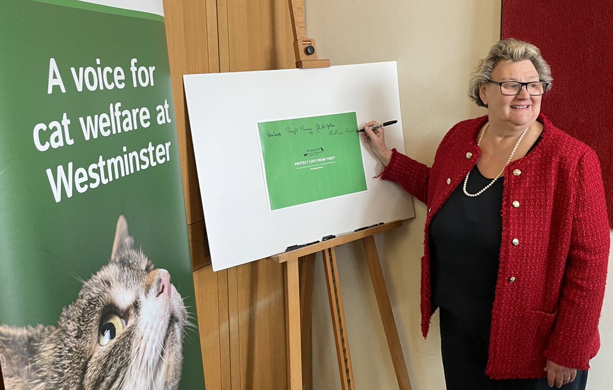 APGOCATs's tweet photo. Thanks @HeatherWheeler for signing our pledge to #TackleCatTheft - MPs and Peers can drop by to room P in Portcullis House to sign! https://t.co/p8JiMrooxI