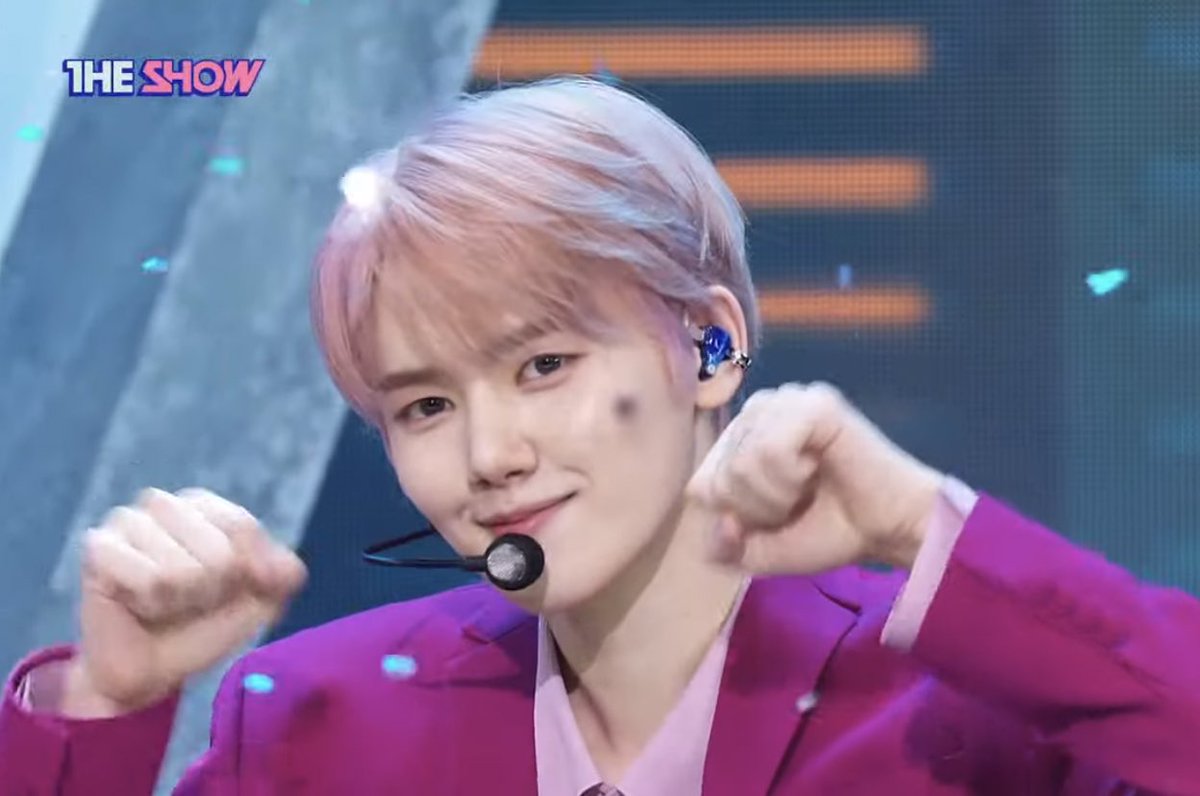 luldakkae's tweet photo. we love you mini puppy you've worked so hard for more than a year our best mc ever :(( i'm so happy minhee got to end this giving cravity an award again ❤️ you'll always be my favourite boy ever ilysm https://t.co/Jy42ohAAV1