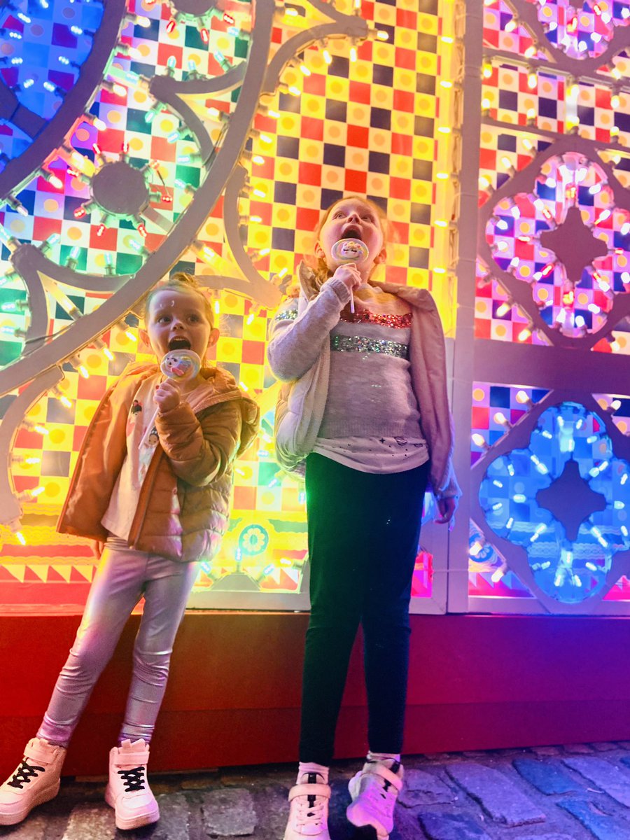 SCDwiar's tweet image. I’m looking to expand my mindset please - are any of my followers published writers and parents too? I need to see to believe that I can look after two small humans while carving a successful (paid) career in writing. If this is you, please say! #amwriting #WritingCommmunity