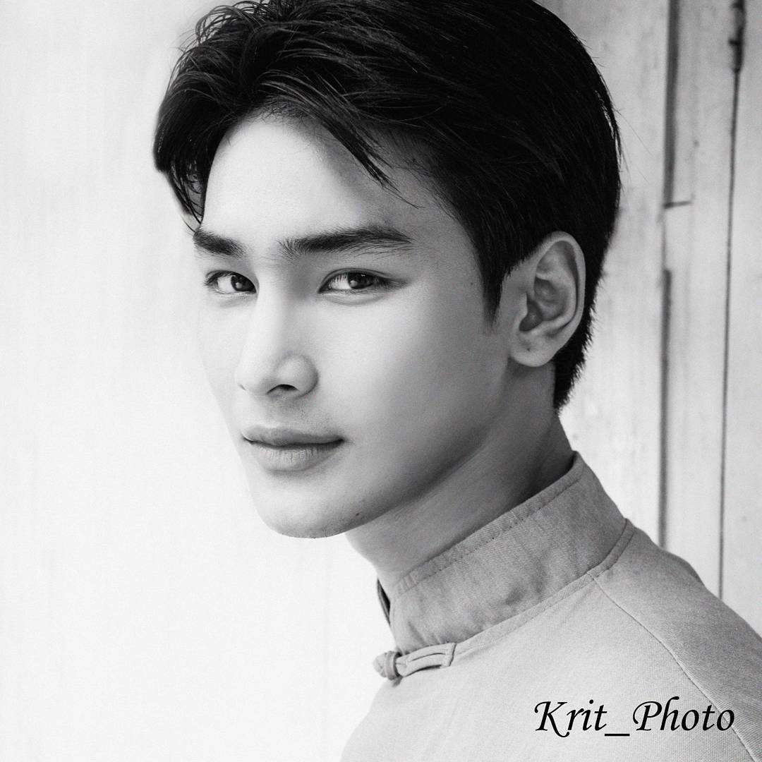 ApoSoQ's tweet photo. 💛 💜

#Nnattawin 
#apocolleagues 

Cr. IG @ krit_photo https://t.co/bxL79pgyfm