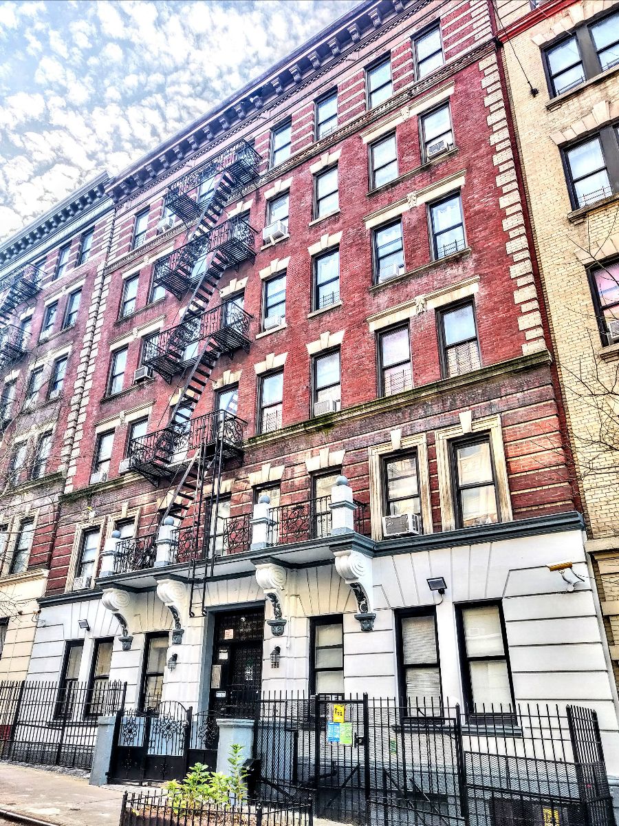 adcnyrealty's tweet photo. 2bd/1bth HDFC Coop For Sale in Washington Heights NYC - https://t.co/AOiWChSalt https://t.co/dbwz5mi956