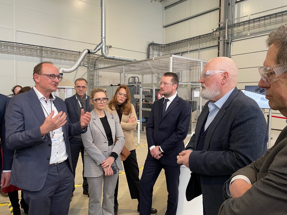 Last week <a href="/EU_Commission/">European Commission</a> EVP for the European Green Deal @TimmermansEU joined us at <a href="/Chemelot/">Chemelot</a> to discuss kickstarting the #hydrogeneconomy, securing fertilizer production, the need to import green and sustainable ammonia, and what support is needed.
 
#OCIGlobal #cleanenergy