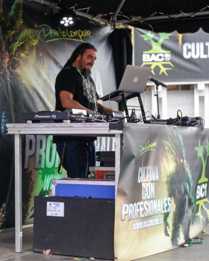 ZerumNeutralice's tweet photo. UN RESUMEN DE LA FERIA!
Gracias a todos 💚💚 y esperamos vernos nuevamente en @spannabisbcn el próximo año.
🔥 Prueba nuestros neutralizadores para eliminar esos olores🔥
.
#spannabis2023 #zerumneutralice #zerum #feria #neutralizador #eliminadordeolores #fragancias #zerumpro https://t.co/MBeMACF9V7