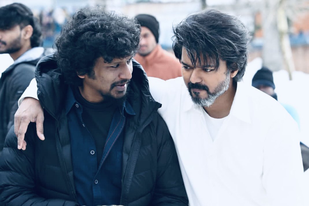 _sgcafe's tweet photo. #HappyBirthdayLokeshKanagaraj!
Check out this latest photo of @Dir_Lokesh with @actorvijay!

#leo #leofilm #leomovie #thalapathyvijay #vijay #anirudh #singapore #sgcafe #kollywood #tamilcinema #tamilmovie https://t.co/CYNaXYXnm9