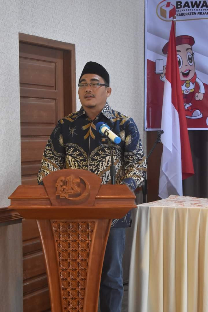 BawasluRL's tweet photo. RAPAT KERJA TEKNIS PENANGANAN PELANGGARAN UNTUK PANWASLU KECAMATAN SE – KABUPATEN REJANG LEBONG

selengkapnya klik di👇👇👇
https://t.co/OYXwJoihfe

#AyoAwasiBersama
#CegahAwasiTindak
#BawasluBerkolaborasi
#HumasBawasluProvinsiBengkulu
#HumasBawasluRejangLebong https://t.co/DAEDfIWEO8