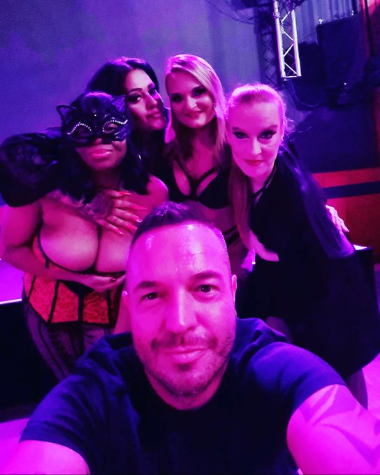 Drehtag in Hamburg 😉👍🏼 @ashleycumstar_official @pennypayne01 @linamilaofficial &amp; Chika-Latina   #shootingday<a class="tags" target="_blank" title="On Twitter" href="/?out=eyJ0eXAiOiJKV1QiLCJhbGciOiJIUzUxMiJ9.eyJpYXQiOjE3MjQ3ODcxNTYsImlzcyI6InR3cG9ybnN0YXJzLmNvbSIsIm5iZiI6MTcyNDc4NzE1NiwiZXhwIjoxNzU2MzIzMTU2LCJyZWRpcmVjdF91cmwiOiJodHRwczovL3R3aXR0ZXIuY29tL2FzaGxleWN1bXN0YXJfb2ZmaWNpYWwifQ.4FspT3fXcTQiXXm-kXglMFO9kABmyV2vAUNgWge3u-9pv_mei8Wx33S5mcp3EEO3yrP43bPv_ESRHmsmrM76Yg">@ashleycumstar_official</a><a href="/tag/selfie"class="tags"><span>#selfie</span></a><a href="/tag/hamburg"class="tags"><span>#hamburg</span></a><a href="/tag/germany"class="tags"><span>#germany</span></a><a href="/tag/actor"class="tags"><span>#actor</span></a><a href="/tag/shootingday"class="tags"><span>#shootingday</span></a>