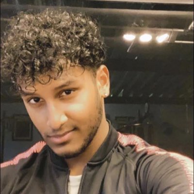 5uri1's tweet photo. #nieuweprofielfoto https://t.co/EayEpvSNpF