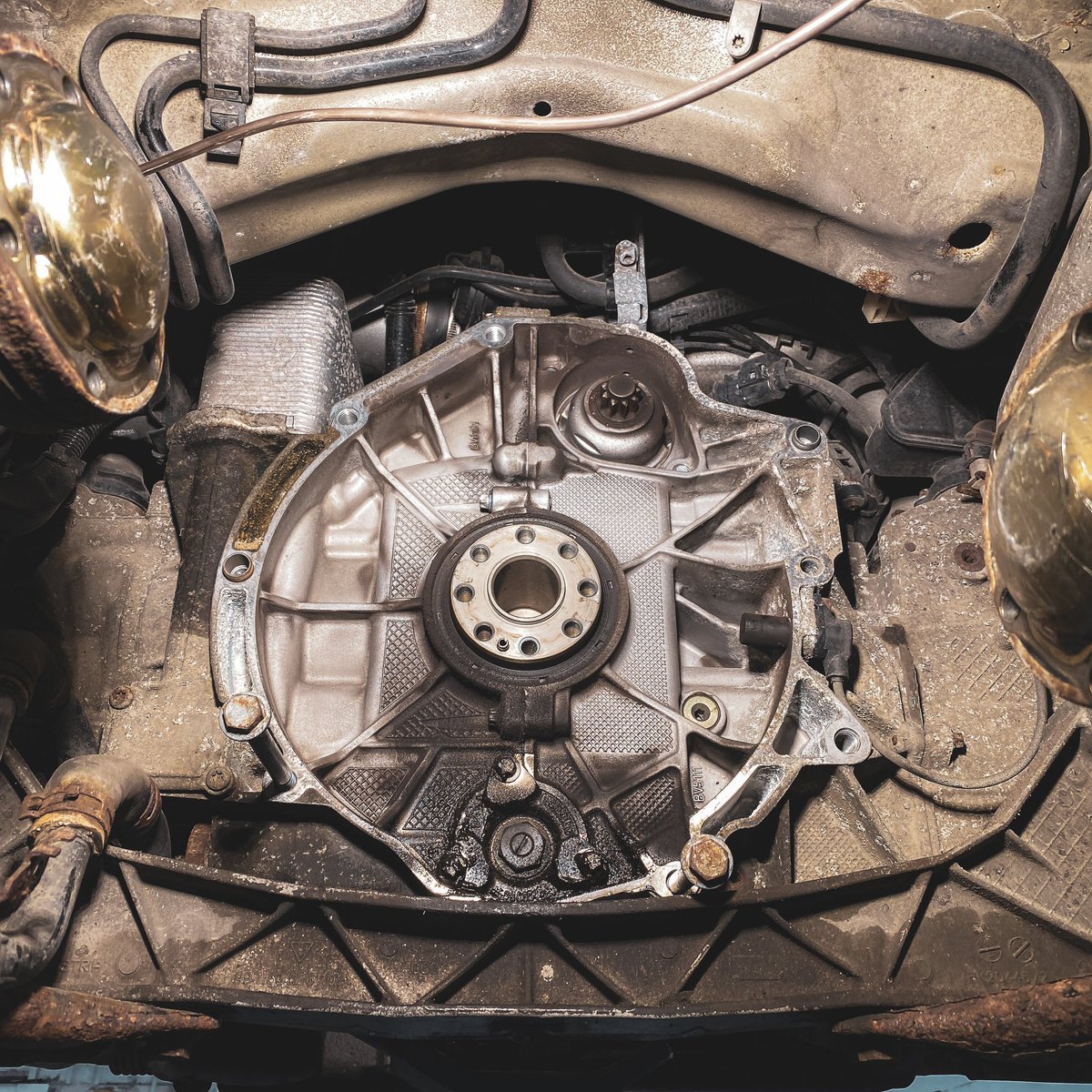 Few issues with this 997, Tim’s sorted an IMS Ceramic upgrade,  ignition coils, exhaust gaskets, coolant pipes and a few minor bits. Now the car is safe for many miles to ahead! #Porsche #Service #LongEaton #Nottingham #CavendishPorsche #PorscheService #Porsche997