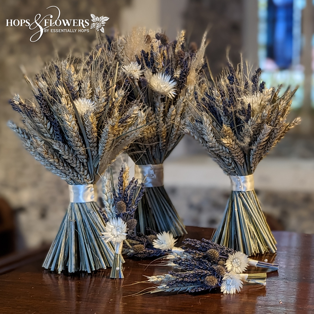 Our 'Simple' wedding packages are beautiful and elegant collections for your #specialday. Designed with our gorgeous home-grown country #driedflowers, we have complete packages from £125. View them here: essentiallyhops.co.uk/wedding-flower…