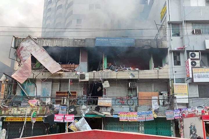 সায়েন্সল্যাবের বিস্ফোরণে দগ্ধ আয়েশা মারা গেছেন