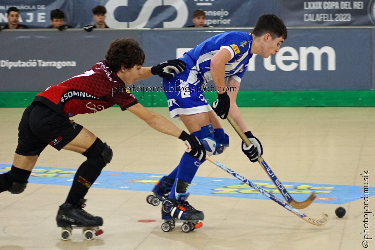Photojordimusik's tweet photo. Fotos @cenoia – @cpvoltrega 1/4 final Minicopa #minicopaok #copaok #copa #minicopa #juvenil #hoquei #hoqueipatins #hoqueibase #okcat #hockeybase #rinkhockey #hockeypatines #hockey #copadelrei #copadelrey #somADNoia #cenoia #cpvoltrega #voltrega #saciganxo https://t.co/vatnYBGycq https://t.co/vNG8d2OEPp