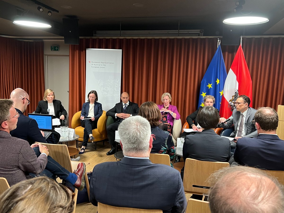 <a href="/AdrianMEDSforEU/">Adrian van den Hoven</a> from @MedicinesforEU argues that there are different factors provoking shortages of #medicines in the #EU. The root causes, including inflation and pricing policies, have to be addressed to ensure patients' access to medicines in the EU.