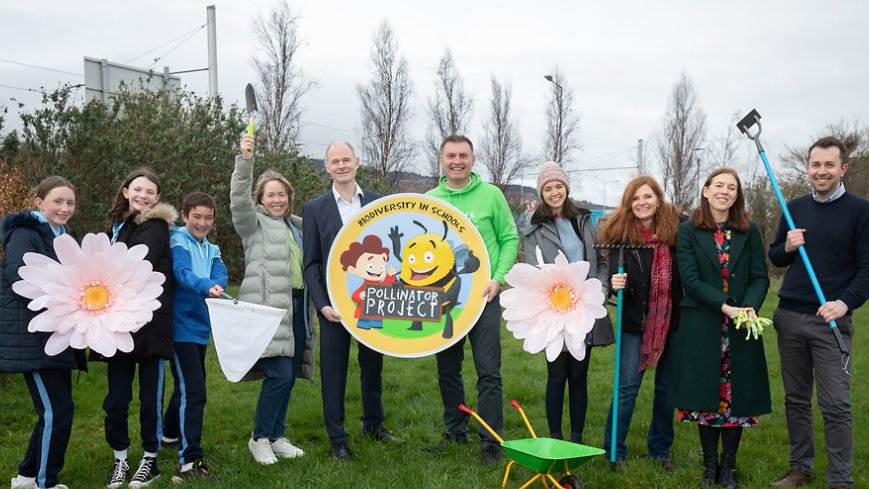 🐝🦋We're thrilled to launch the Pollinator Project 2023! Thanks to our sponsor <a href="/SIROIreland/">SIRO Ireland</a> we have FREE workshops &amp; FREE teaching kits for over 3,500 children across Ireland to help them become #pollinator ambassadors for their #schools 🐝🦋Sign up here: biodiversityinschools.com/pollinator-pro…
