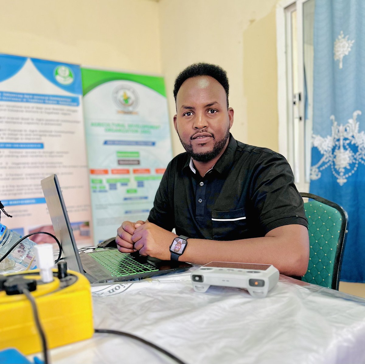 ElsarAcademy's tweet image. Media Traning Day Two :- Videography &amp;amp; Photography (Camera and Drone )

#ADO_ORG, #BVO #Soydavo #ISF #Y_Peer @Elsaracademy

@abdirahmanelsar 
senior Video Journalist ,Photography and Filmaker