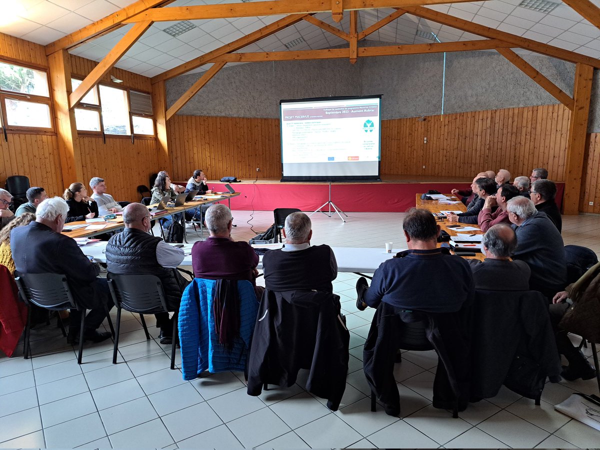 Réunion des 6 fédérations départementales de chasseurs adhérentes de l'Observatoire Cerf du #massifcentral dans le Cantal. Bilan de la saison et perspectives #chassecorreze #cerf
