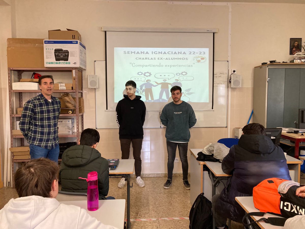 jesuitasrioja's tweet photo. Dentro de la #semanaignaciana23 hoy dos antiguos alumnos visitan Gonzalo Casis @SDiDigitalGroup y César Somovilla @Hiberus que han venido a contar su trayectoria al alumnado de CFGB de Informática #fp No hay nada que te motive más que la pasión con la que lo cuentan!! @LdeFsj https://t.co/V8cSCBruxQ