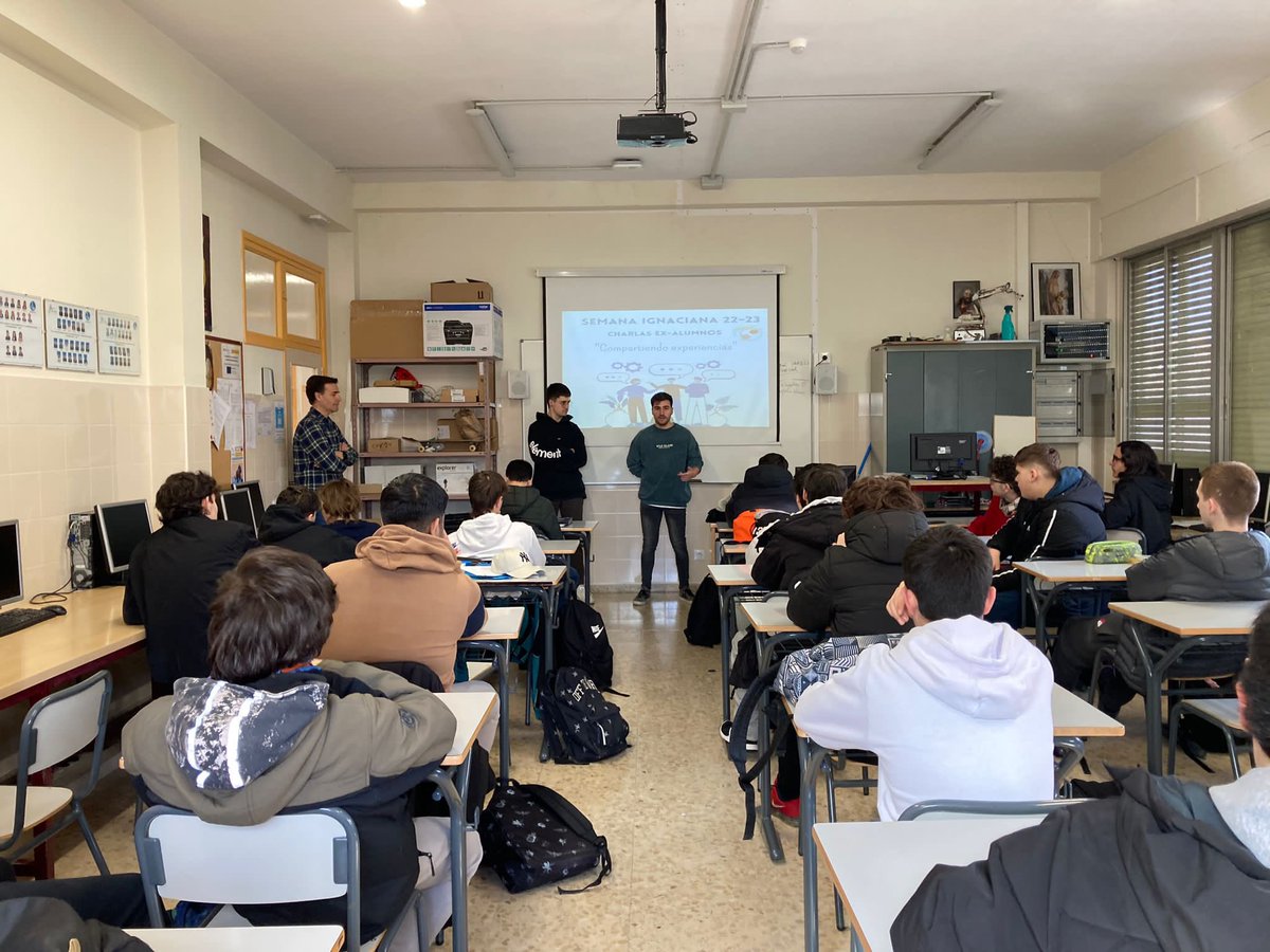 jesuitasrioja's tweet photo. Dentro de la #semanaignaciana23 hoy dos antiguos alumnos visitan Gonzalo Casis @SDiDigitalGroup y César Somovilla @Hiberus que han venido a contar su trayectoria al alumnado de CFGB de Informática #fp No hay nada que te motive más que la pasión con la que lo cuentan!! @LdeFsj https://t.co/V8cSCBruxQ