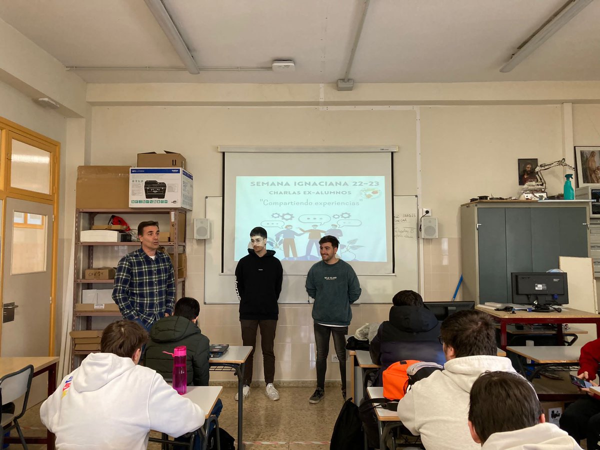 jesuitasrioja's tweet photo. Dentro de la #semanaignaciana23 hoy dos antiguos alumnos visitan Gonzalo Casis @SDiDigitalGroup y César Somovilla @Hiberus que han venido a contar su trayectoria al alumnado de CFGB de Informática #fp No hay nada que te motive más que la pasión con la que lo cuentan!! @LdeFsj https://t.co/V8cSCBruxQ