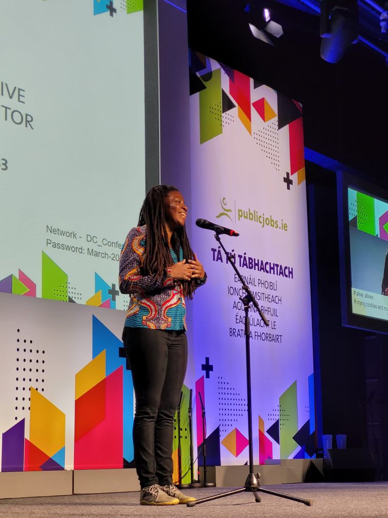 Publicjobsie's tweet image. Beautiful voice by Esosa Ighodaro accompanied by Vincent Lynch 👏#YouCount