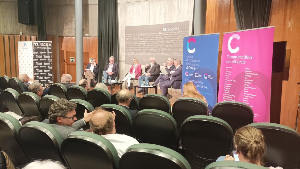 ConstructorsIB's tweet photo. 📢Gracias al @cerclemallorca por invitarnos a aportar soluciones al grave problema de la vivienda 🏠 en #illesbalears. Nuestra directora general @SandraVerger  destacó que es necesario un gran pacto de estado y una estrecha colaboración público-privada🤝 https://t.co/4MQYOEuIYM
