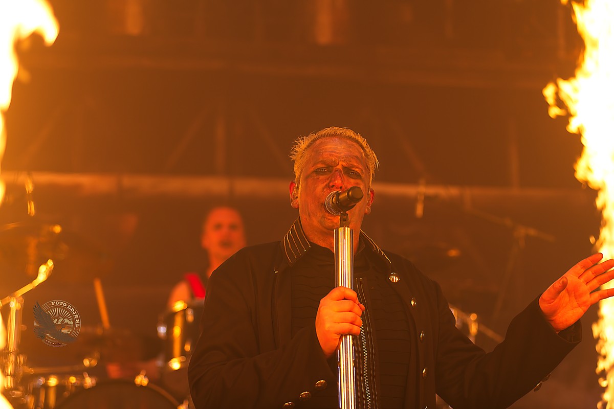 Feuerengel heeft Grenswerk op zijn grondvesten doen schudden! Vuurwerk, visuals, theater, decor, kostuums, de hele santenkraam kwam aan bod afgelopen vrijdag.🔥🤘

Welk nummer was jouw favoriet? 

📸: foto-edje.nl