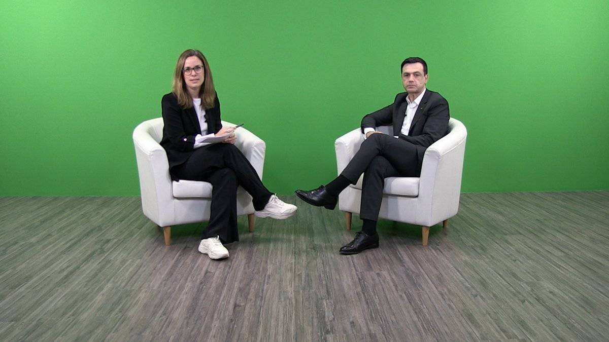 KYOCERA DS España (@kyocera_ds_es) on Twitter photo 📹 Hoy nuestro director general, <a href="/JLA_KYOCERA/">José Luis Alonso</a>, está en una entrevista con <a href="/n_bilbao/">Nerea Bilbao</a>, de <a href="/ComputerworldES/">ComputerWorld España</a>, para hablar de aspectos clave y áreas foco de nuestra transformación y diversificación, cómo afrontamos el reto de la sostenibilidad y nuestros próximos pasos como compañía. 📹 Hoy nuestro director general, <a href="/JLA_KYOCERA/">José Luis Alonso</a>, está en una entrevista con <a href="/n_bilbao/">Nerea Bilbao</a>, de <a href="/ComputerworldES/">ComputerWorld España</a>, para hablar de aspectos clave y áreas foco de nuestra transformación y diversificación, cómo afrontamos el reto de la sostenibilidad y nuestros próximos pasos como compañía.