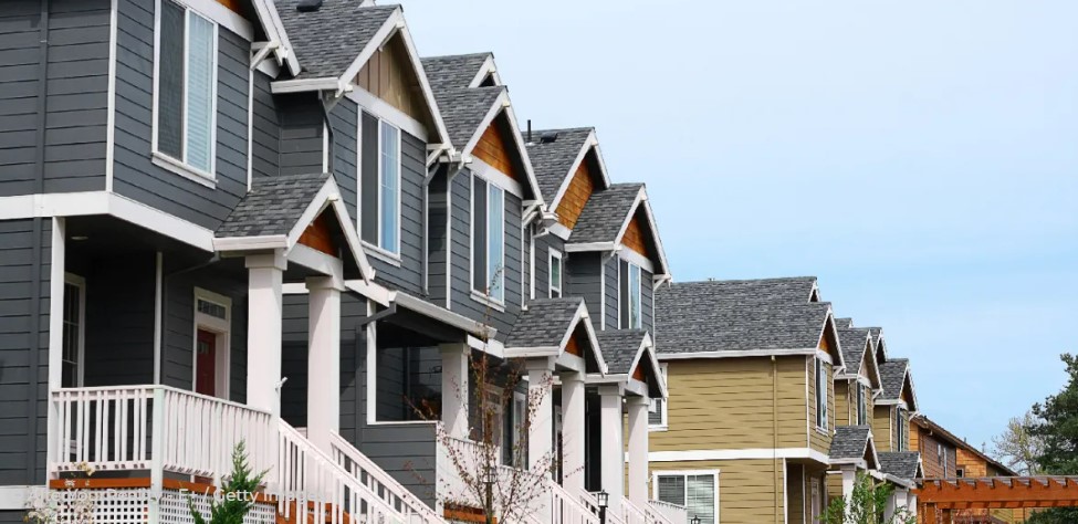 BuyWithHatch's tweet photo. New Measures Cut the Cost of FHA Mortgage Loans:
Plan to cut mortgage insurance costs by 30% for buyers who take out Federal Housing Administration-backed mortgage loans will take effect on March 20. It could save 850,000 homebuyers and homeowners an average of $800 this year. https://t.co/3iKwGmc9fF