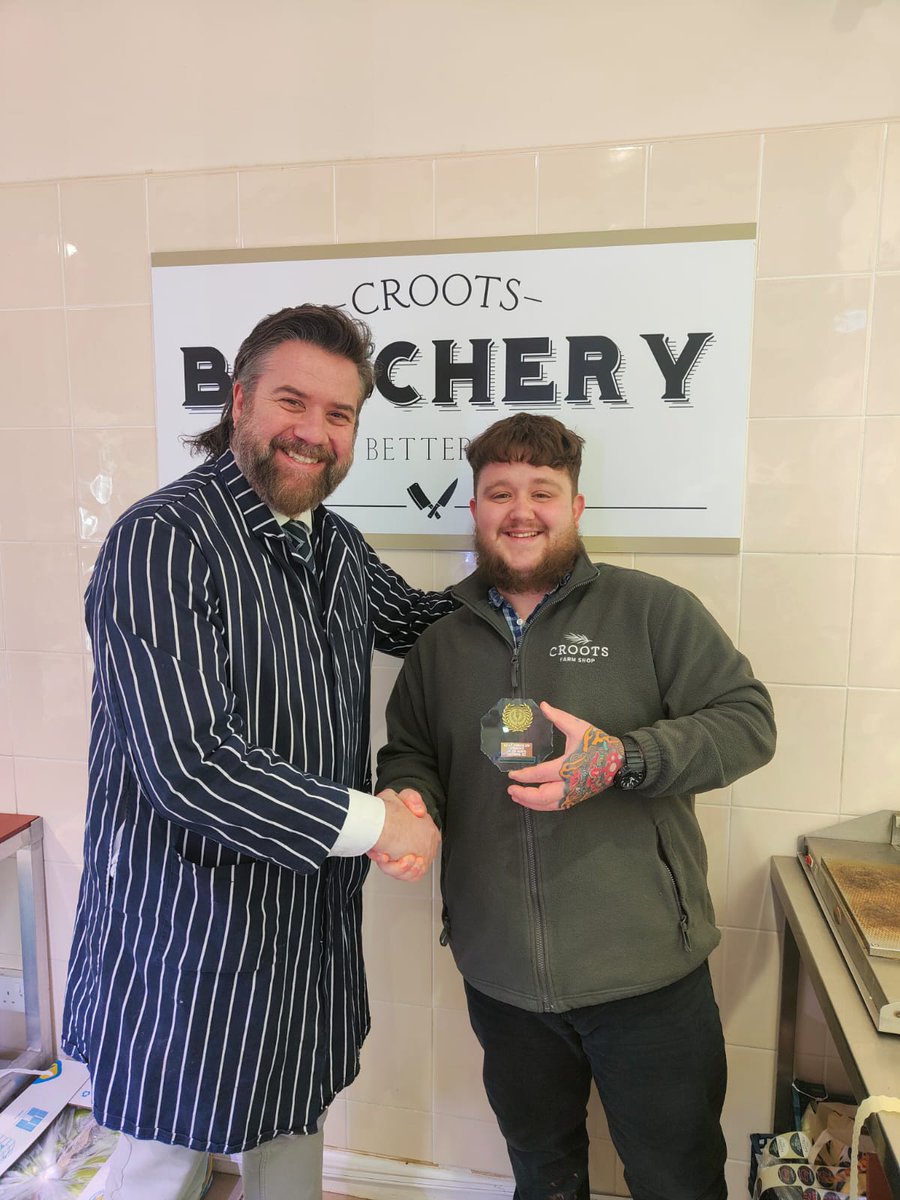 crootsfarm_shop's tweet photo. Sam receiving Apprentice of the month for December 22 from Meat Ipswich, the smile says it all 🤣❤️ well done Sam!
#apprenticeofthemonth #farmshop #shoplocal #farm #supportlocal #farmlife #food #foodie #farming #butchers #localproduce #buylocal #homemade #fresh https://t.co/5GbTiJMmIf