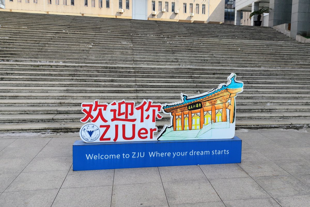 dw_vis's tweet photo. Starting a new life chapter as a tenure-track assistant professor at School of Software Technology, Zhejiang University 😄 https://t.co/BM62larwm8
