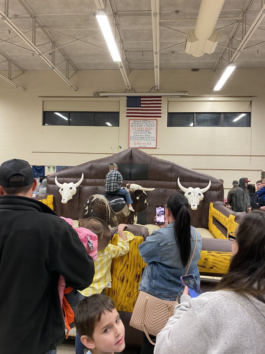 Another Gecko Gala in the books!  Thanks to our WGS team for their support in making our annual event a rousing success! We appreciate our families!  <a href="/WaucondaGS118/">Wauconda G.S.</a> #wgs118life #d118life