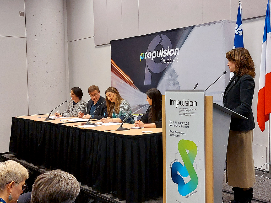Michèle Boisvert (@mboisvert_dg) on Twitter photo 2023-03-14 11:10:42 Fière d’être témoin de la signature d'une entente entre @PropulsionQC, @Innov_EE et @Agence_IT_Gouv à Impulsion. Ce partenariat innovant entre le #Québec et la 🇫🇷, dans le secteur prioritaire de la #mobilité électrique et intelligente, répond aux objectifs de l’#AIFQ. Fière d’être témoin de la signature d'une entente entre @PropulsionQC, @Innov_EE et @Agence_IT_Gouv à Impulsion. Ce partenariat innovant entre le #Québec et la 🇫🇷, dans le secteur prioritaire de la #mobilité électrique et intelligente, répond aux objectifs de l’#AIFQ.