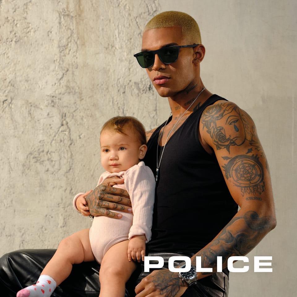 TRIOPTICA's tweet photo. No Dia do Pai, compre os seus óculos POLICE e nós oferecemos uma T-Shirt especial. 😎🤓 #policeeyewear #coolestdadever #sunglasses #oculosdesol #otica #oculista #trioptica #diadopai https://t.co/iWHGMnbYnZ