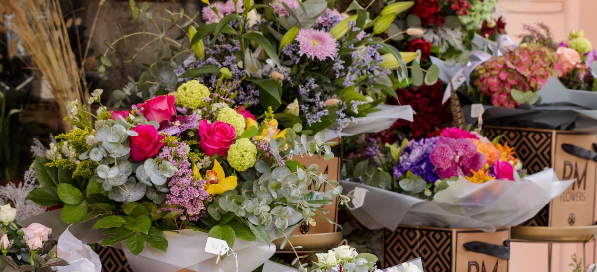There's nothing quite like a beautiful bouquet of luxury, expertly arranged flowers to say "Happy Mother's Day" 💐
The team of skillful florists at @pmflowersuk lovingly create high quality flower arrangements right here in #ConnaughtVillage and delivering across the UK