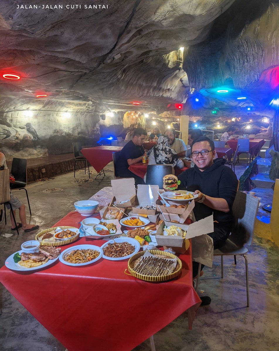 MalaysianFoods's tweet photo. Restoran unik di dalam Gua dkt "Batu Caves, Selangor!

Satu-satunya di Lembah Klang, destinasi lepak, makan dan santai di dalam gua. Boleh menikmati makanan view dan pemandangan cantik dan unik dlm gua !

📍Gua Lepak, Jalan TIB 1/3, Taman Industri Bolton, Batu Caves, Selangor. https://t.co/GMol3e92r6