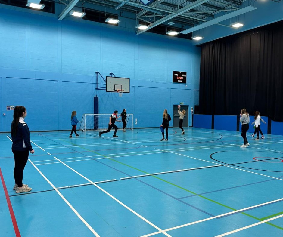 SSF_Futures's tweet photo. We have been working in partnership with @scothandball to introduce handball to our @Shell_UKLtd Twilight sessions in North Ayrshire

Staff and young leaders  also completed their Handball Fundamentals course 🤾‍♀️🥅

Huge thanks to @SHA_Eilidh for supporting the support ⭐️ https://t.co/sBuKnLU2h0
