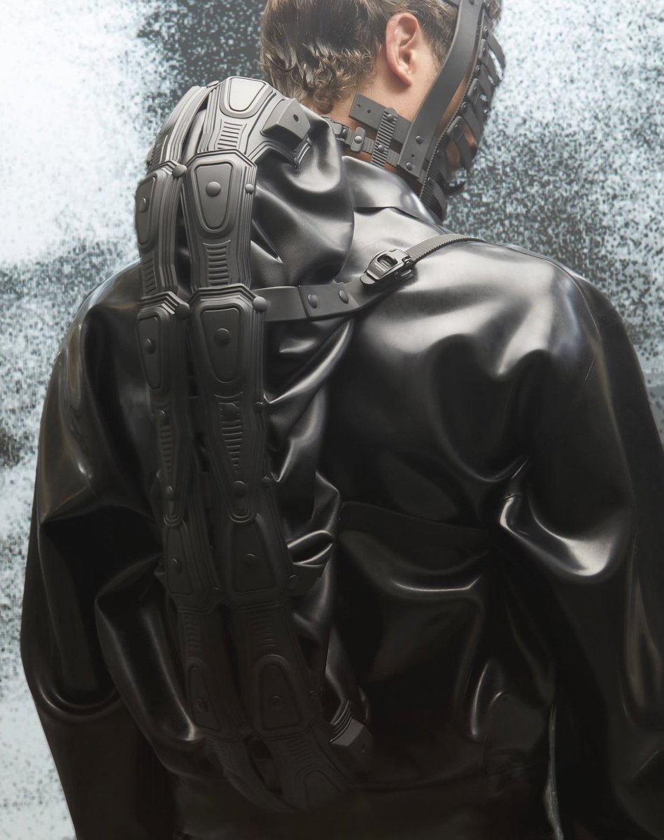 StreetFashion01's tweet photo. Cyborg Baguette Bag by INNERRAUM (2023) https://t.co/dI84tVUWhE
