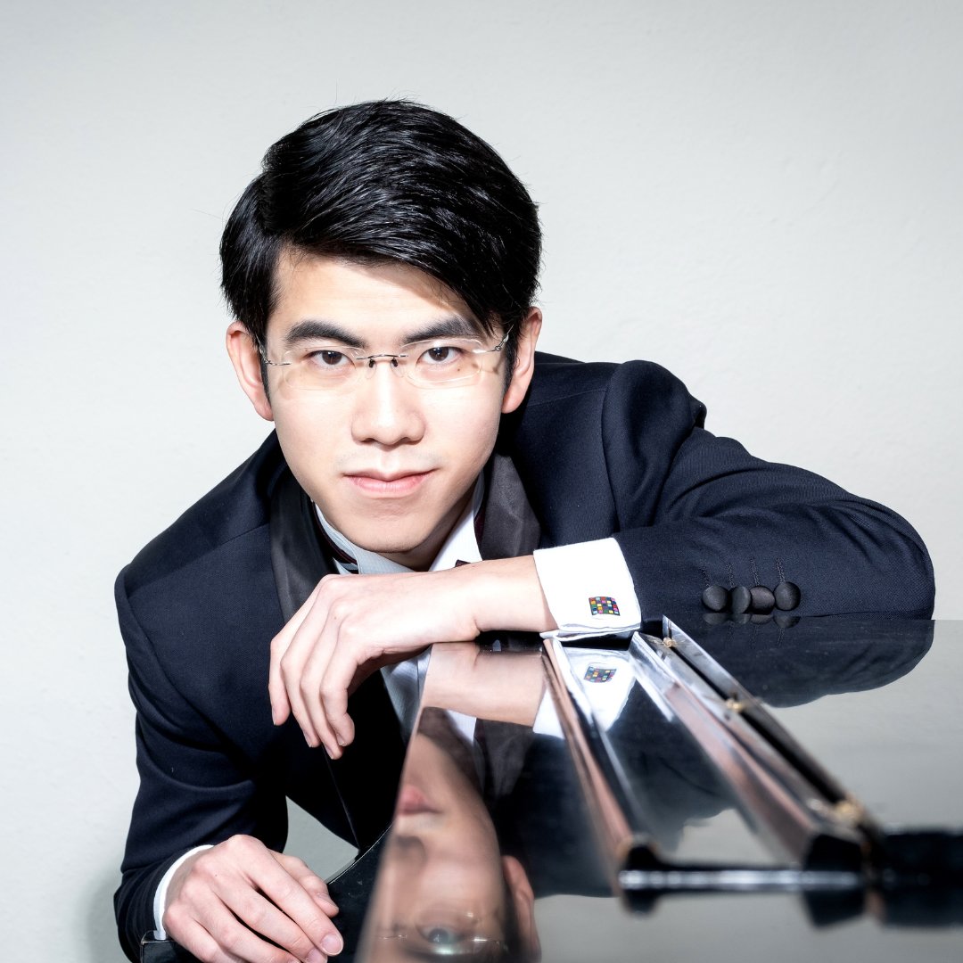 LingottoMusica's tweet photo. 🎹 Omaggio a #FerruccioBusoni trascrittore con il pianista di Hong Kong #AristoSham, vincitore de @ilcasagrande 2019. Acclamato per il suo «potenziale sconfinato alla tastiera» (The Washington Post), debutta a #LingottoGiovani martedì 21 marzo in Sala 500: https://t.co/3FnKUFRviw https://t.co/MjB9YYKDHq
