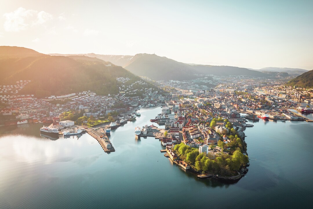 Moving into 2023, #GreaterBergen will be the stage for emerging green Norwegian industries.

Read more👇

hubs.la/Q01GKNKJ0

@vestlandfylke, <a href="/gceoceantech/">GCE Ocean Technology</a>, <a href="/NCESeafood/">NCE Seafood Innovation</a>, <a href="/MaritimeBergen/">Maritime Bergen</a>, @NCEMCT, <a href="/VISinnovasjon/">VIS</a>