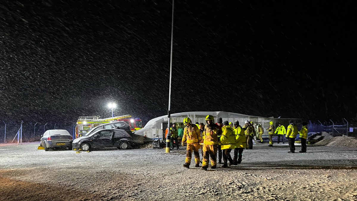 Hud_HHS's tweet photo. #News: Last week our #Paramedic students were tested in a highly realistic airport emergency exercise in partnership with Leeds Bradford Airport @LBIAirport and our blue light partners.
Read more➡️https://t.co/yBUntC9Fjo https://t.co/iQxu0d3caF