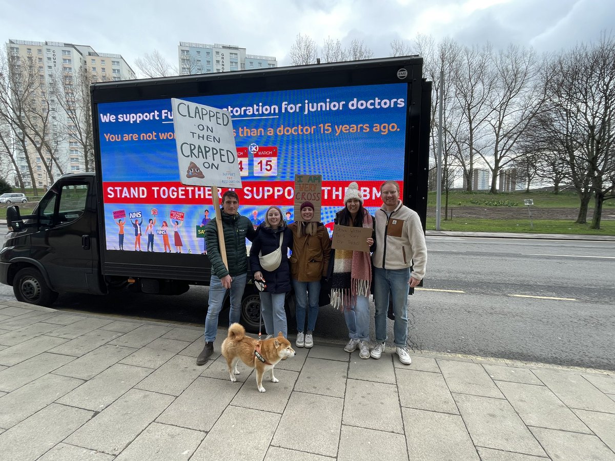 Support junior doctors!! #payrestorationnow #JuniorDoctorsStrike @BMA_JuniorDocs @TheBMA