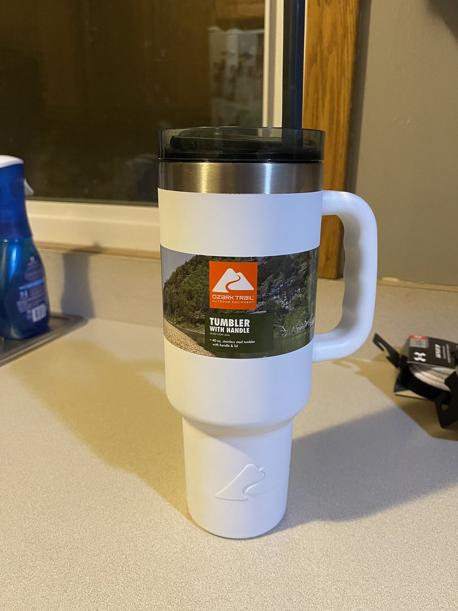 MorenMaci's tweet photo. Incase anyone is wanting a Stanley cup with out paying Stanley cup prices @ozarktrail_m @Walmart now sells a $15 just as nice 40 oz tumblr 😍😍 https://t.co/GvKvGycVDH