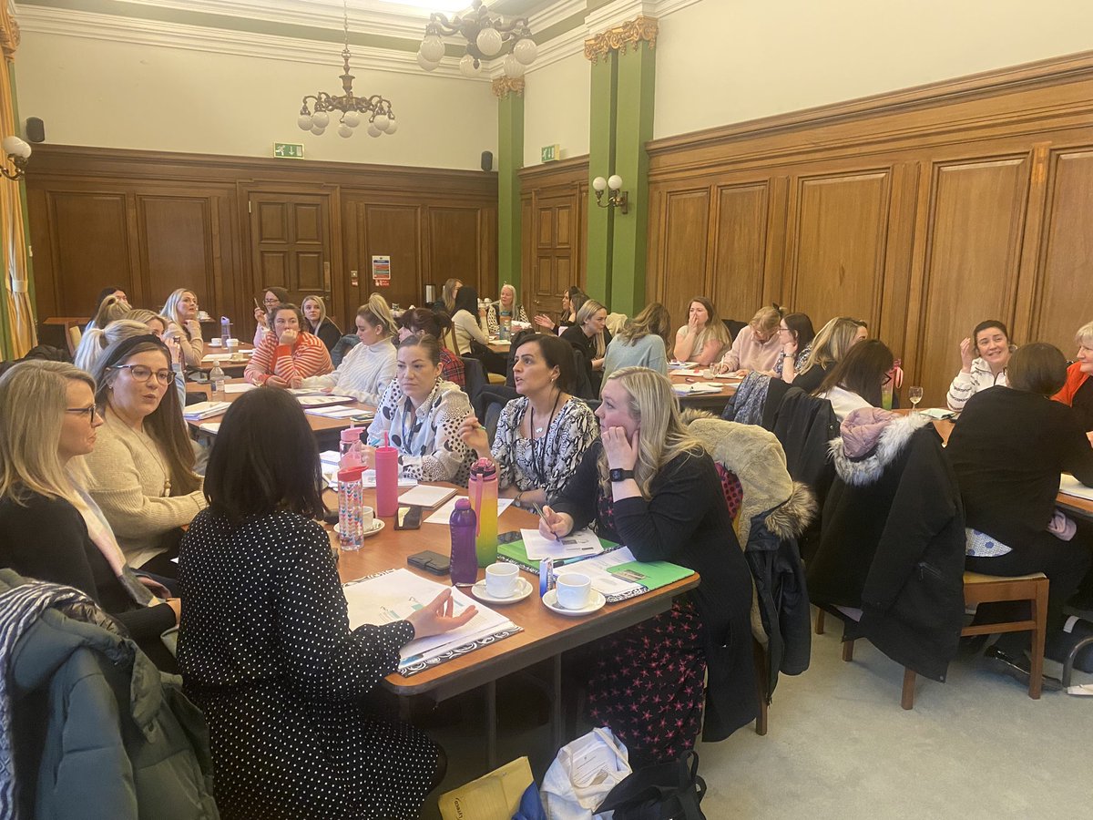 MrsWilsonSeaton's tweet photo. lots of great conversations this morning as Cohort 3 discuss their learning environments and reflect on quality learning spaces with @deirdre_grogan #itsSLC #slcplay ๐ฌ https://t.co/OYIMSQOyus